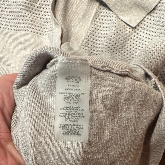 Gray Women's Knit Collared Blouse - Picture 4 of 4